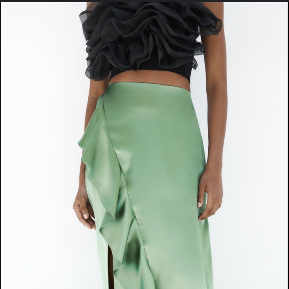 Zara Black Ruffled Off-Shoulder Top - Picture 4 of 5